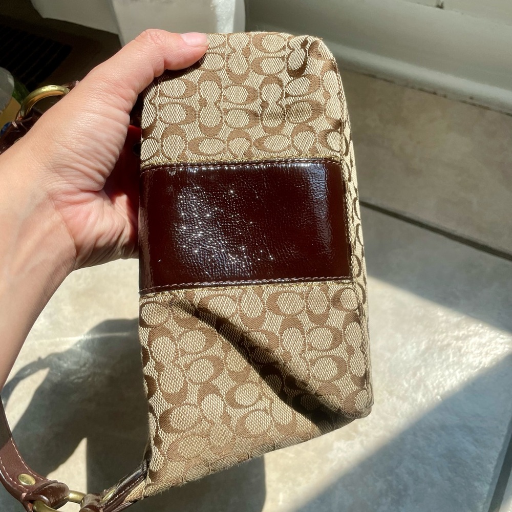 Coach Mini Monogram - Picture 7 of 16
